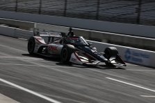 <span style="background:#3f3f3f; color:white; padding: 0 2px">IndyCar</span> Indianapolyje netikėtai „pole“ iškovojo R. VeeKay