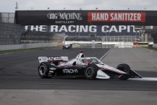 <span style="background:#3f3f3f; color:white; padding: 0 2px">IndyCar</span> Indianapolyje nugalėjęs J. Newgardenas sumažino atsilikimą nuo S. Dixono