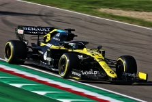 D. Ricciardo: keistos buvo lenktynės