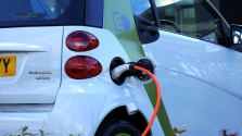 TOP 10: didžiausią atstumą įveikiantys elektromobiliai