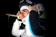N. Latifi nutraukė daugiau nei dvejus metus trukusią tylą