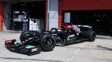 „Mercedes“ dėl biudžeto lubų nedalyvaus „Pirelli“ bandymuose