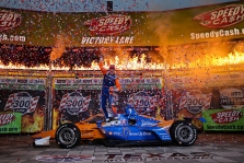 <span style="background:#3f3f3f; color:white; padding: 0 2px">IndyCar</span> Teksase vykusiose lenktynėse dominavo S. Dixonas