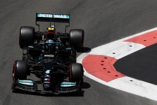 V. Bottas ir L. Hamiltonas Prancūzijoje naudos skirtingas važiuokles