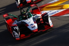 <span style="background:#009696; color:white; padding: 0 2px">FE</span> Berlyne surengtose lenktynėse triumfavo L. di Grassi