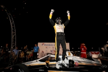 <span style="background:#3f3f3f; color:white; padding: 0 2px">IndyCar</span> J. Newgardenas nugalėjo Sent Luise, P. O‘Wardas tapo čempionato lyderiu