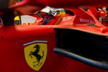 „Ferrari“ bandymuose priversta naudoti 2018 m. bolidą