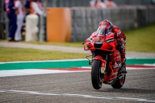 <span style="background:#d5002c; color:white; padding: 0 2px">MotoGP</span> Ostine - trečioji iš eilės F. Bagnaios „pole“