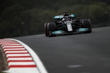 „Red Bull“ komandai nerimą kelia „Mercedes“ greitis