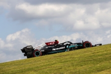 „Mercedes“ neigia „Red Bull“ įtarimus