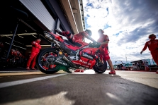 <span style="background:#d5002c; color:white; padding: 0 2px">MotoGP</span> Misane vėl greičiausias F. Bagnaia, o F. Quartararo tik 15-as