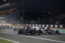M. Lauda: „Red Bull“ turi sureaguoti