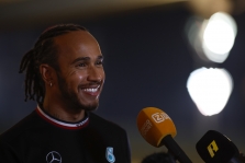 L. Hamiltonas siejamas su futbolo komandos „Chelsea“ įsigijimu