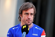 D. Hillas: F. Alonso lenktyniaus iki 44 metų
