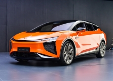 Kinijos įmonė padavė „Renault“ į teismą dėl galimai nukopijuoto logotipo