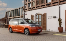 „Volkswagen" atstovybes Lietuvoje pasiekė naujausias „Multivan“ (VIDEO)