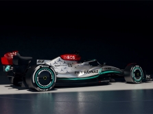 Iš nesėkmingo „Mercedes“ W13 darys paminklą