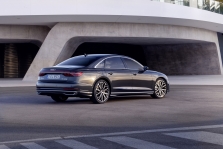 „Regitra“ atskleidė brangiausius lietuvių nupirktus automobilius
