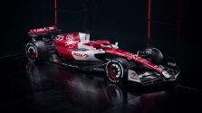 „Alfa Romeo“ oficialiai pristatė bolido išdažymą