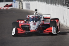 <span style="background:#3f3f3f; color:white; padding: 0 2px">IndyCar</span> S. McLaughlinas sezoną pradėjo pergale, D. Malūko debiutas baigėsi avarija