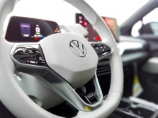 „Volkswagen“ bėdos didėja: darbuotojai streikuoja visoje Vokietijoje