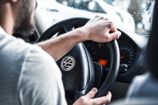Vokietijos automobilių gamintojai siekdami tapti ekologiškais susiduria su sunkumais