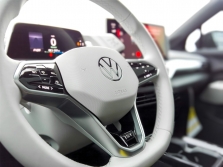 „Volkswagen“ parduoda prieštaringai vertinamą gamyklą Kinijos Sindziango regione