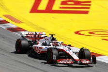 „Haas“: abu bolidai pateko į finalą, bet gavo įspėjimus