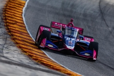 <span style="background:#3f3f3f; color:white; padding: 0 2px">IndyCar</span> Po trijų metų pertraukos „pole“ iškovojo A. Rossi
