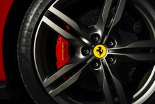„Ferrari“ pirmąjį elektromobilį pristatys 2025-aisiais metais: tai bus sportinis automobilis