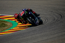 <span style="background:#d5002c; color:white; padding: 0 2px">MotoGP</span> F. Quartararo Vokietijoje iškovojo trečią pergalę, F. Bagnaia vėl krito