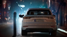 „Porsche“ gretas papildys naujas visiškai elektrinis ir prabangus visureigis