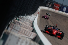 <span style="background:#3f3f3f; color:white; padding: 0 2px">IndyCar</span> Lenktynes Ajovoje iš pirmos pozicijos pradės W. Poweris