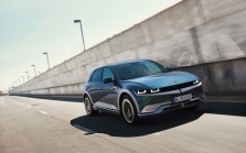 Geriausių automobilių rinkimuose – elektromobilių dominavimas
