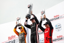<span style="background:#3f3f3f; color:white; padding: 0 2px">IndyCar</span> Ajovoje ketvirtą pergalę iškovojo J. Newgardenas