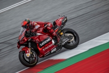 <span style="background:#d5002c; color:white; padding: 0 2px">MotoGP</span> Austrijoje - trečioji iš eilės F. Bagnaios pergalė