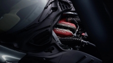 „Ferrari“ pristatė šeimos automobilį – „Purosangue“