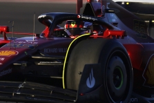 „Ferrari“ pakeitė variklį C. Sainzo automobilyje