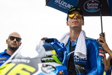 <span style="background:#d5002c; color:white; padding: 0 2px">MotoGP</span> J. Miras galvoja apie rankos operaciją