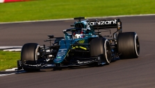 „Aston Martin“ į „Mercedes“ vėjo tunelį patekdavo pro atskiras duris