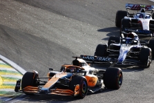 D. Ricciardo teisėjai skyrė trijų starto pozicijų baudą