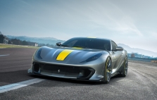 Prieš „Ferrari“ – programišių išpuolis