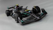 „Mercedes“ pristatė W14 bolidą