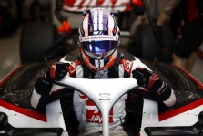 „Haas“ bandys kopijuoti „Red Bull“