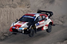 Kroatijos ralio pradžioje – padangą pradūręs S. Ogier ir lyderis T. Neuville