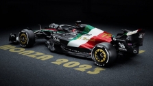 „Alfa Romeo“ taip pat pristatė specialų išdažymą Italijos GP
