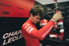 C. Leclercas priblokštas dėl atsilikimo nuo „Red Bull“