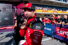 Žiniasklaida: „Ferrari“ bus sunku įtikinti C. Leclercą pasilikti