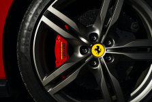 „Ferrari“ priims mokėjimus kriptovaliutomis Europoje