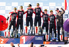 WRC sezonas vainikuotas E. Evanso pergale ir „Toyota“ dominavimu